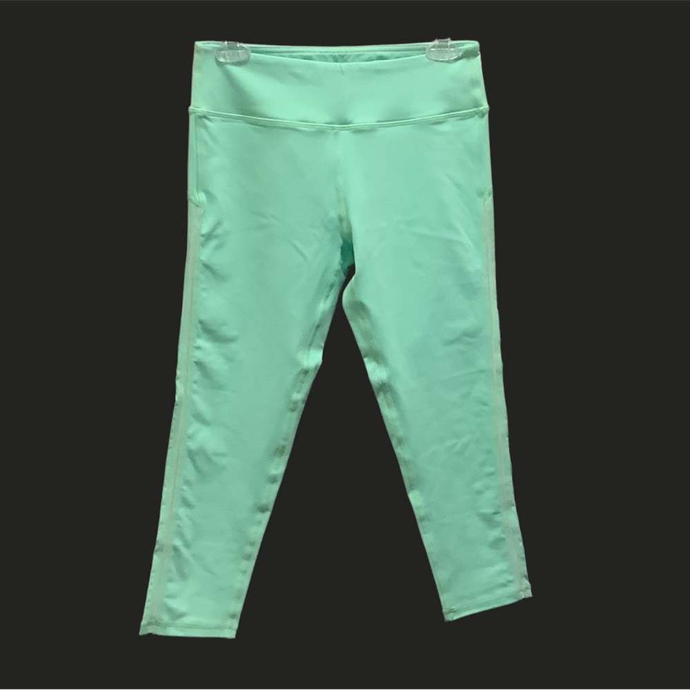Savage Barbell Mint Green Capri Leggings. Size Large. NEW!